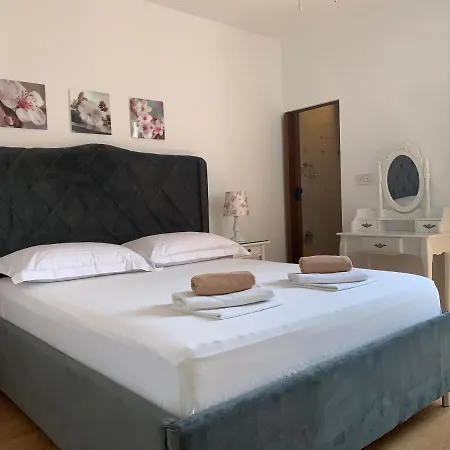 Apartament Franda *