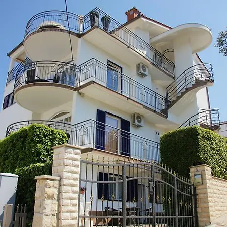 Franda Apartment
